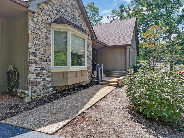 143 Lisa Ln