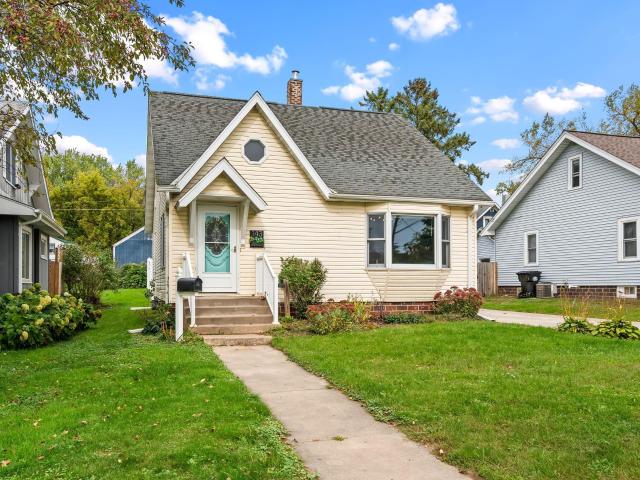 143 Maple Street E