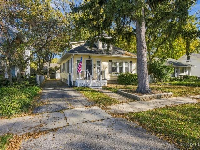 143 N HAGER Avenue