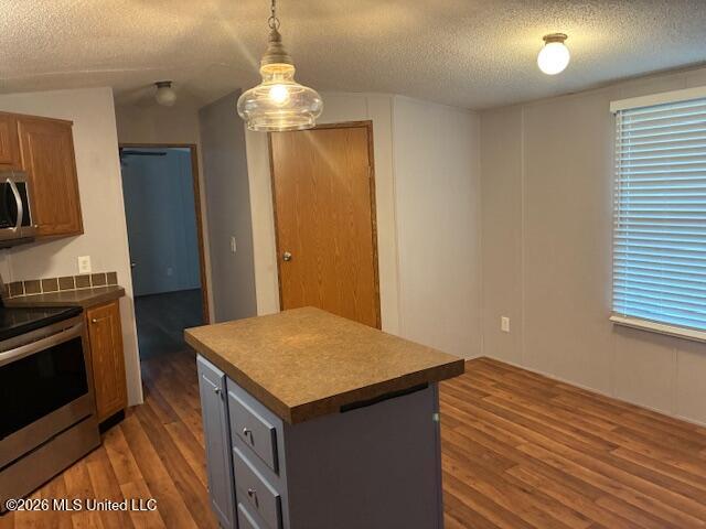 143 SE New River Road