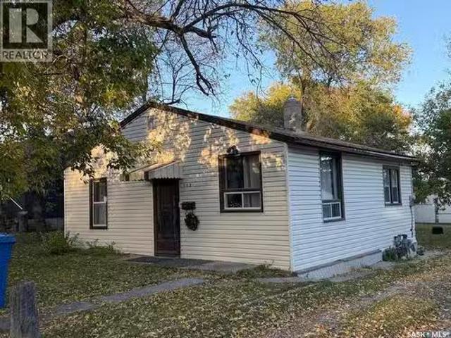 143 Sixth Avenue N, Yorkton, SK, S3N 0X9 house for sale Lis.