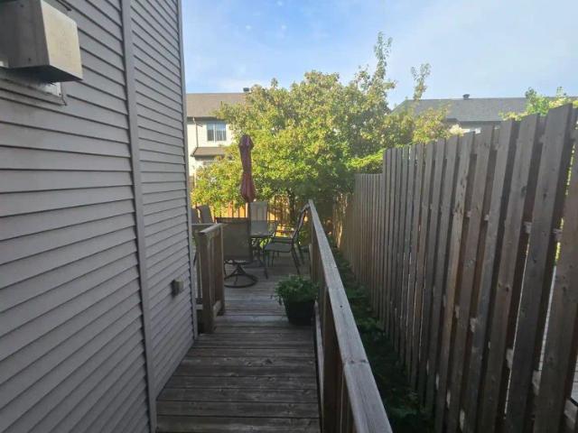 143 Popplewell Crescent — 143 Poppelwell