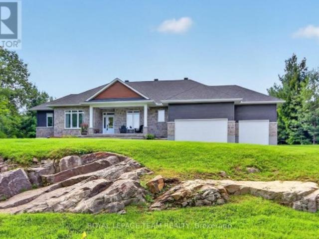 143 Raymond Luhta Crescent, Mcnab/Braeside, ON, K7S 3G8 house for sale | Listing ID X13767 | Royal LePage