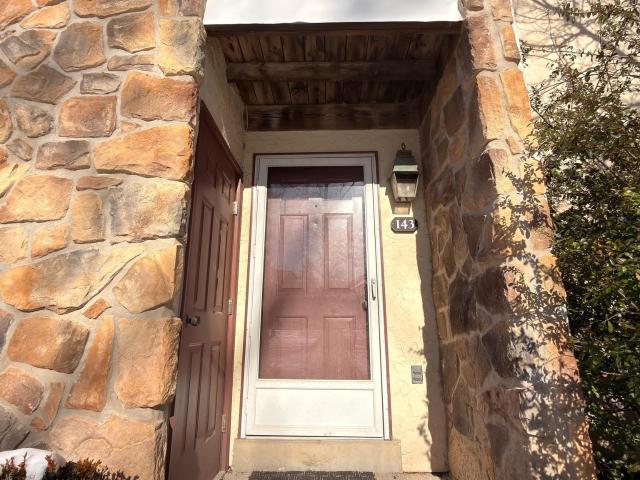 143 Valley Stream Cir, Chesterbrook, PA 19087 | MLS #PACT2116