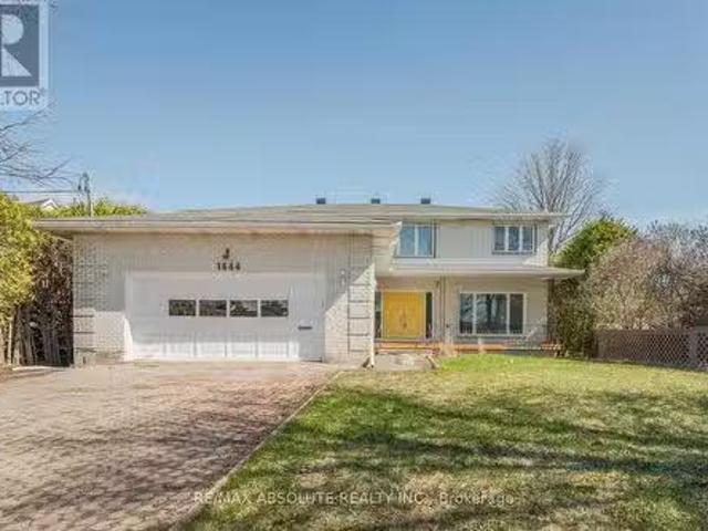 1444 Normandy Crescent, Ottawa, ON, K2C 0N6 house for sale.