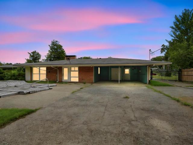 1444 Oaklawn Drive