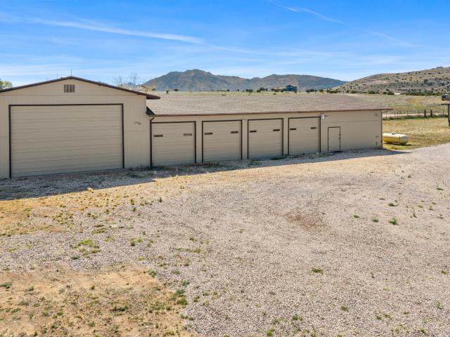 1445 S Table Mountain Road