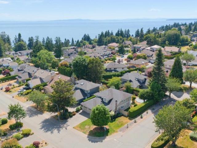 1447 A Street, Surrey, BC, V4A 9A6 house for sale | Listing ID R3138 | Royal LePage