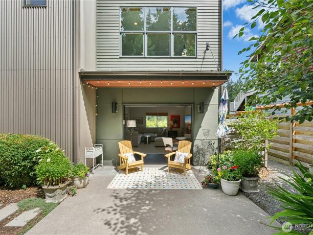 1447 Elm Place