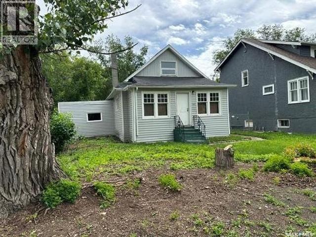 1447 Elphinstone Street, Regina, SK, S4T 3M7 house for sale | Listing ID SK041888 | Royal LePage
