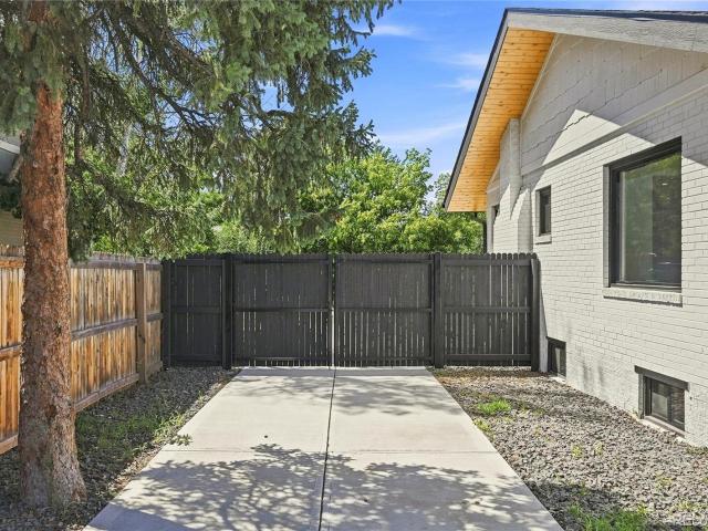 1448 Niagara Street