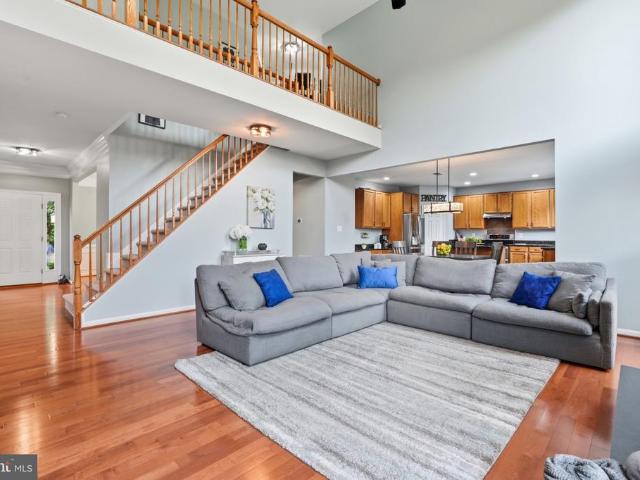 14404 Kings Crossing Boulevard