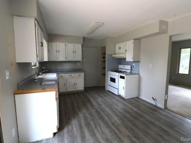 1440 E Sawdust Corners Road