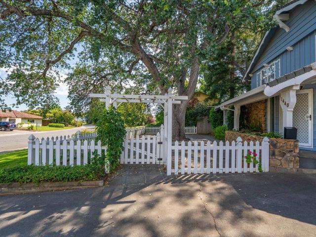 1440 Robinson Drive