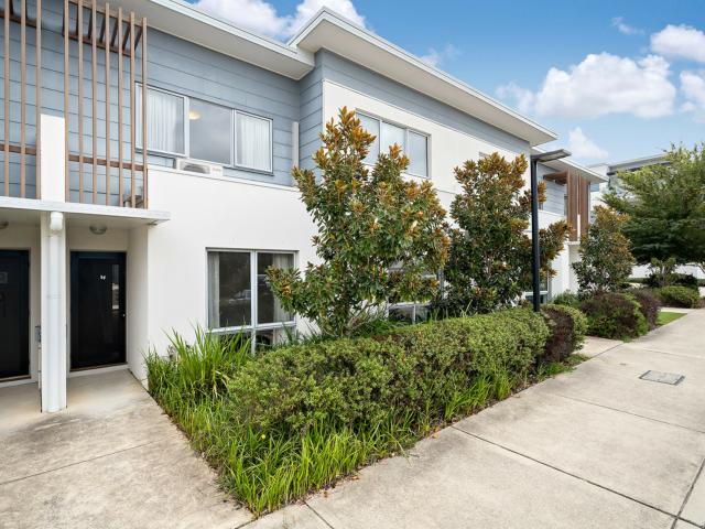 144/142 mapleton avenue, harrison act for rent lj hooker