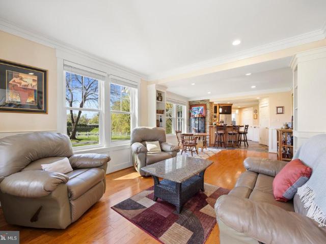 1442 Fairfield Loop Road