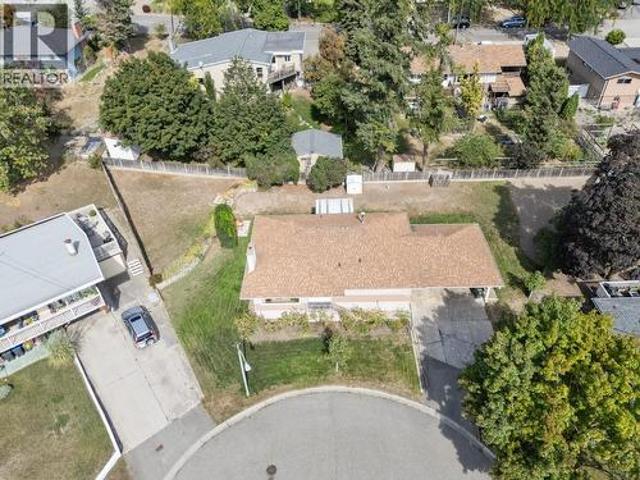 1442 Glenaire Crescent, Kelowna, BC, V1Y 3N1 house for sale | Listing ID 10400 | Royal LePage