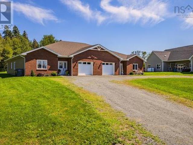 144 146 Village Line Avenue, Valley, NS, B2N 0J3 house for sale | Listing ID 202622 | Royal LePage