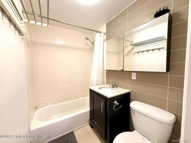 144 85 Roosevelt Avenue 3e