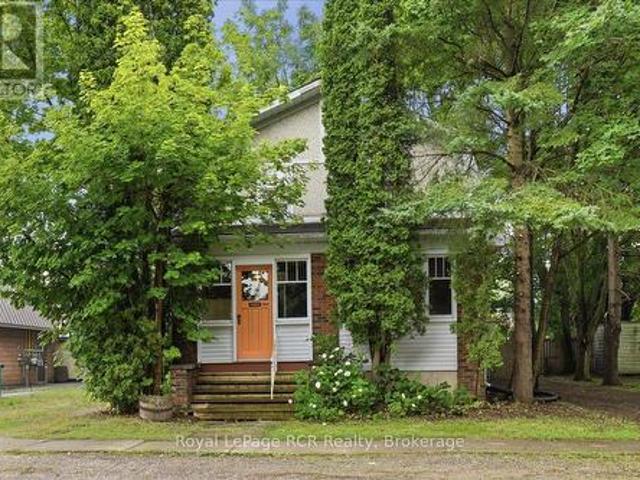 144 Davidson Avenue S, North Perth Listowel, ON, N4W 2J6 house for sale | Listing ID X13625 | Royal LePage
