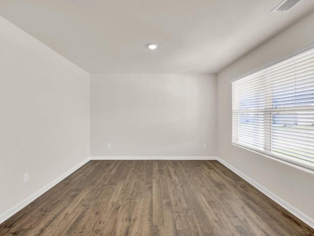 144 English Oak Lane