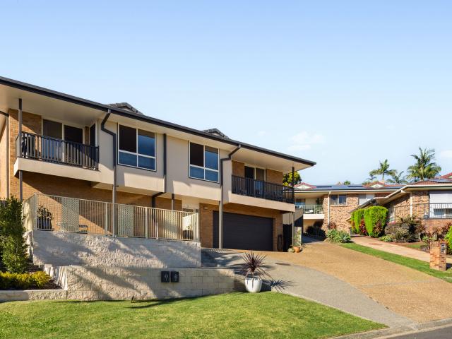 1/44 Honeymyrtle Drive