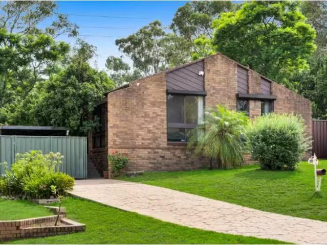 144 Helicia Road, MACQUARIE FIELDS House for rent Listed by L.