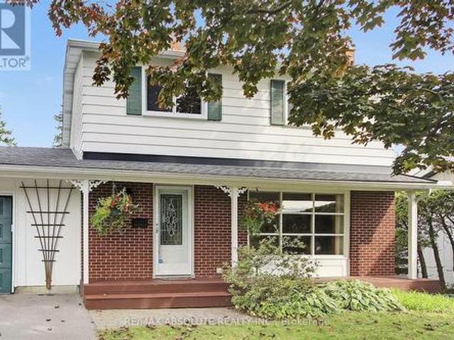 144 Old Colony Road, Ottawa, ON, K2L 1M4 house for sale | Listing ID X13848 | Royal LePage
