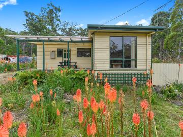144 Old Jetty Road, Eaglehawk Neck TAS 7179 House For Rent | Domain