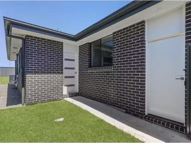 1/44 Lilac Avenue, LOCHINVAR House for rent Listed by Tom Cro.