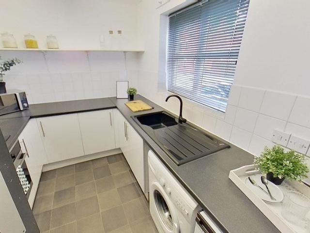 144 North Sherwood Street, NOTTINGHAM. 4 bed townhouse to rent £2,496 pcm £576 pw