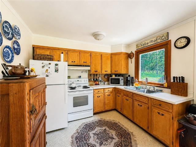 144 Sant Tompkins Road