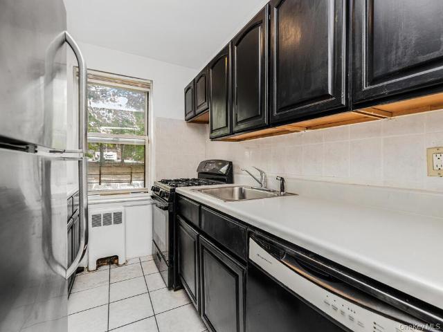 144 Ravine Ave, Unit 2C, Yonkers, NY 10701 | MLS #H6331