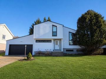 144 Rue Laurier, Lachute, QC, J8H 4J7 house for sale | Listing ID 12147 | Royal LePage