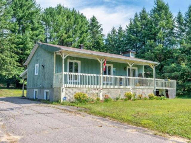144 Rue Richer, Mont Tremblant, QC, J8E 1N1 house for lease | Listing ID 25563 | Royal LePage