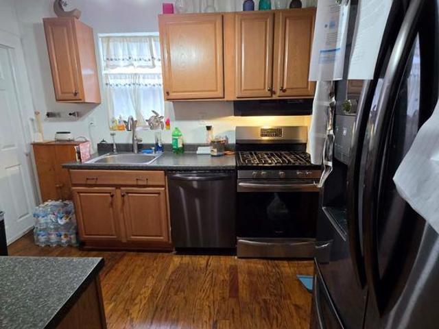 144 W 4Th Street