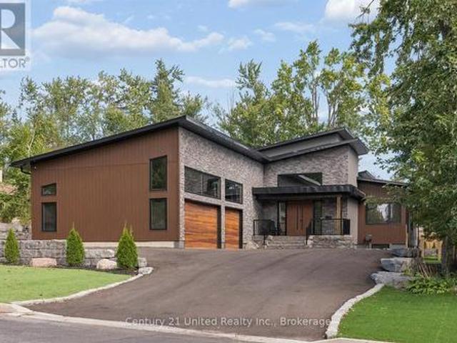 144 Wallis Drive, Peterborough Monaghan Ward 2, ON, K9J 6C1 house for sale | Listing ID X13824 | Royal LePage