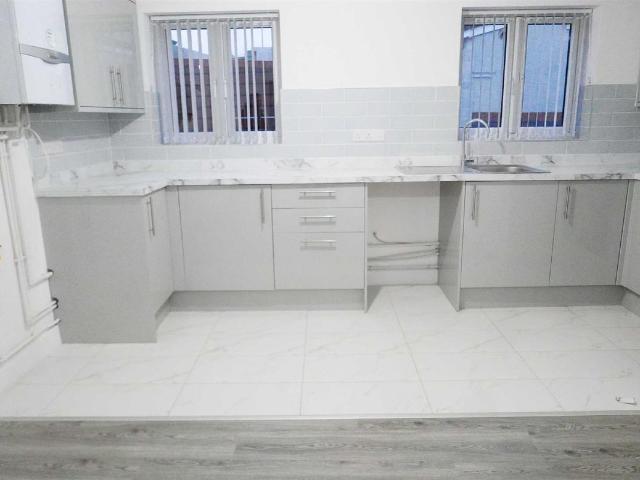 144 Walstead Road, Walsall WS5, 2 bed flat to rent, £900 pcm | PrimeLocation