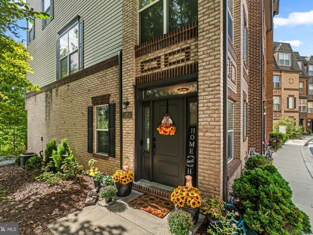 1454 Trafalgar Lane