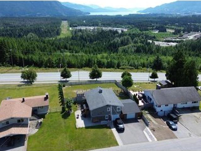1457 Albatross Avenue, Kitimat, BC, V8C 1P9 house for sale | Listing ID R3145 | Royal LePage