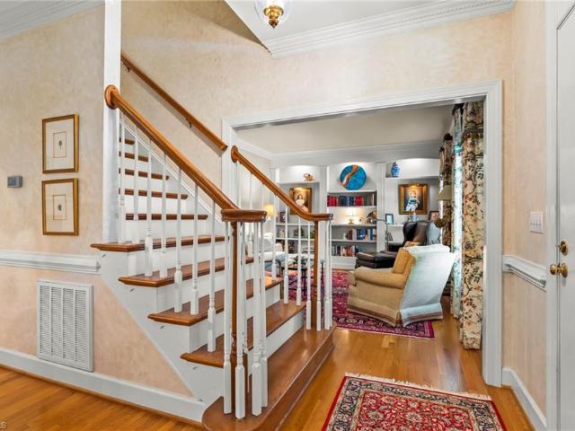 1457 Ridgemere Lane