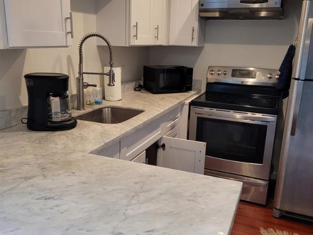 1458 Hudson St 109