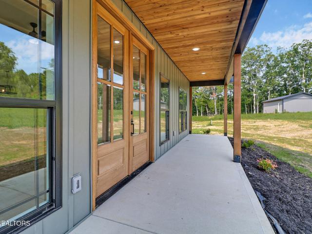 1458 Taylor Place Rd