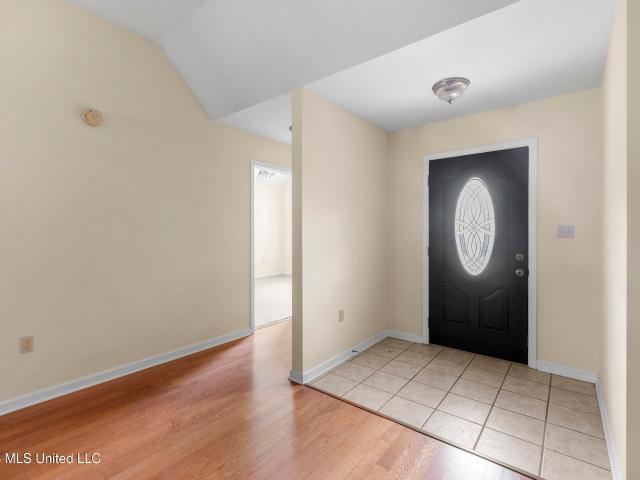 1459 N Red Banks Road