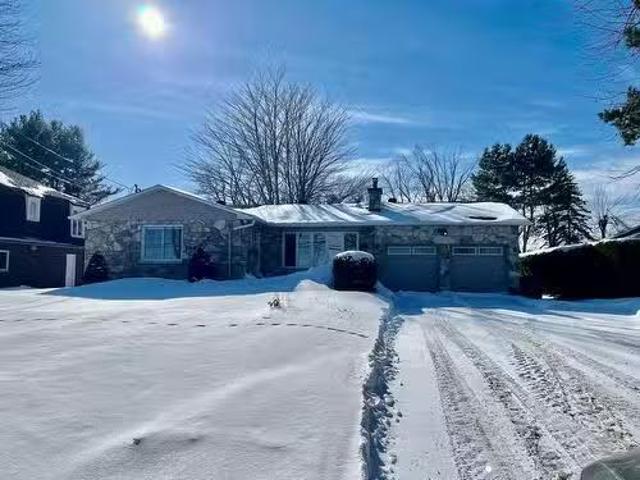 1459 Boul. Perrot, Notre Dame De L'Île Perrot, QC, J7W 2B9 h.