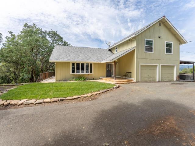 1450 Deerwood Dr, Ukiah, CA 95482 | MLS #325104