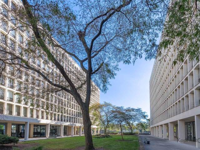1450 E 55th Street # 527S