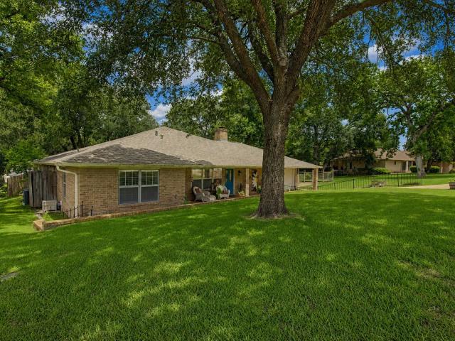 1450 Pleasant Valley Drive