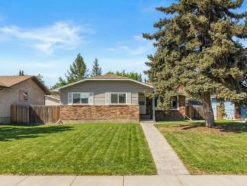 Parkland, Calgary, Alberta - Patio, Garden