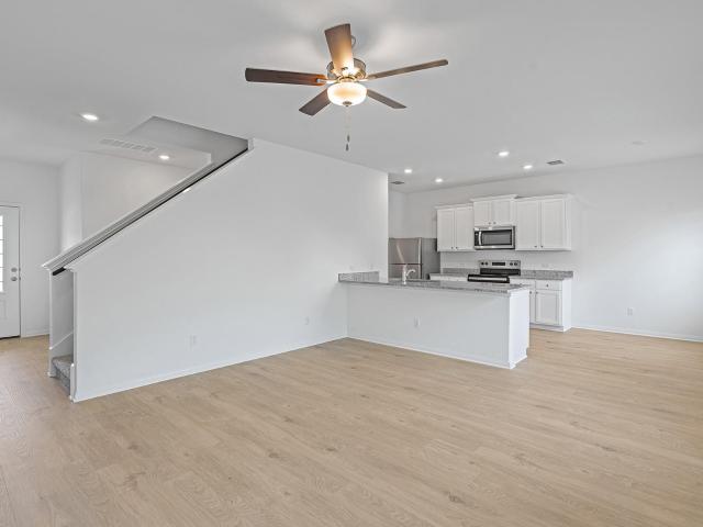 14525 Wahlbergs Way